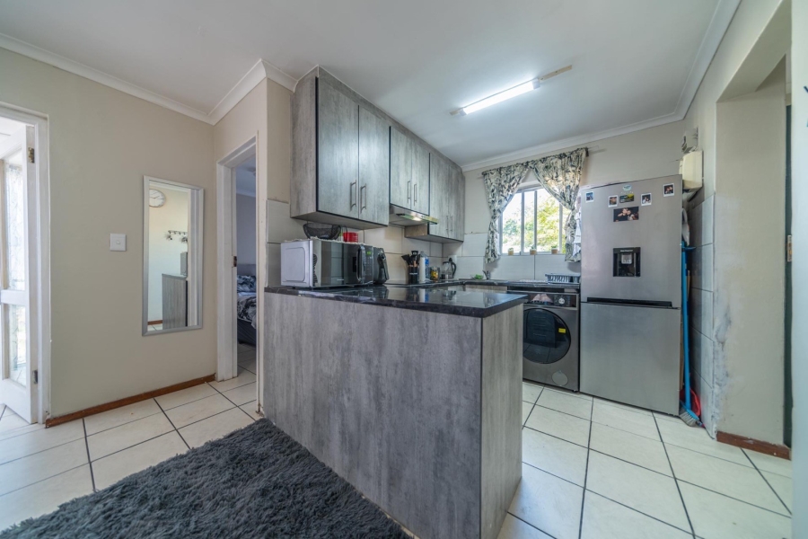 To Let 2 Bedroom Property for Rent in La Colline Western Cape